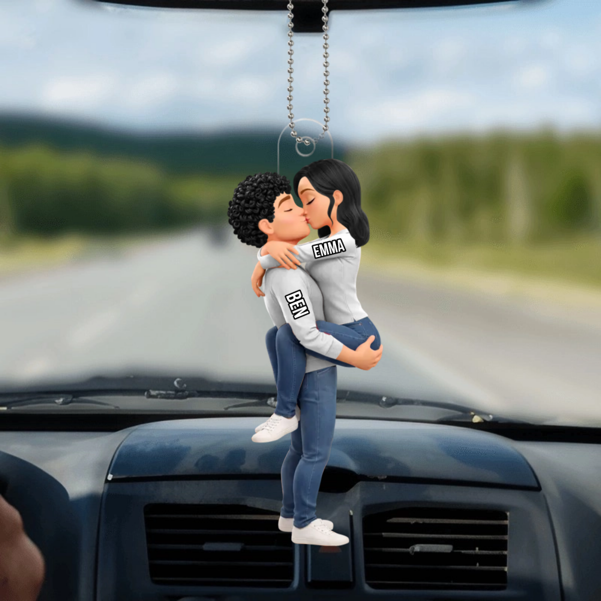 KissCouple_PersonalisedCarHangingOrnament_2