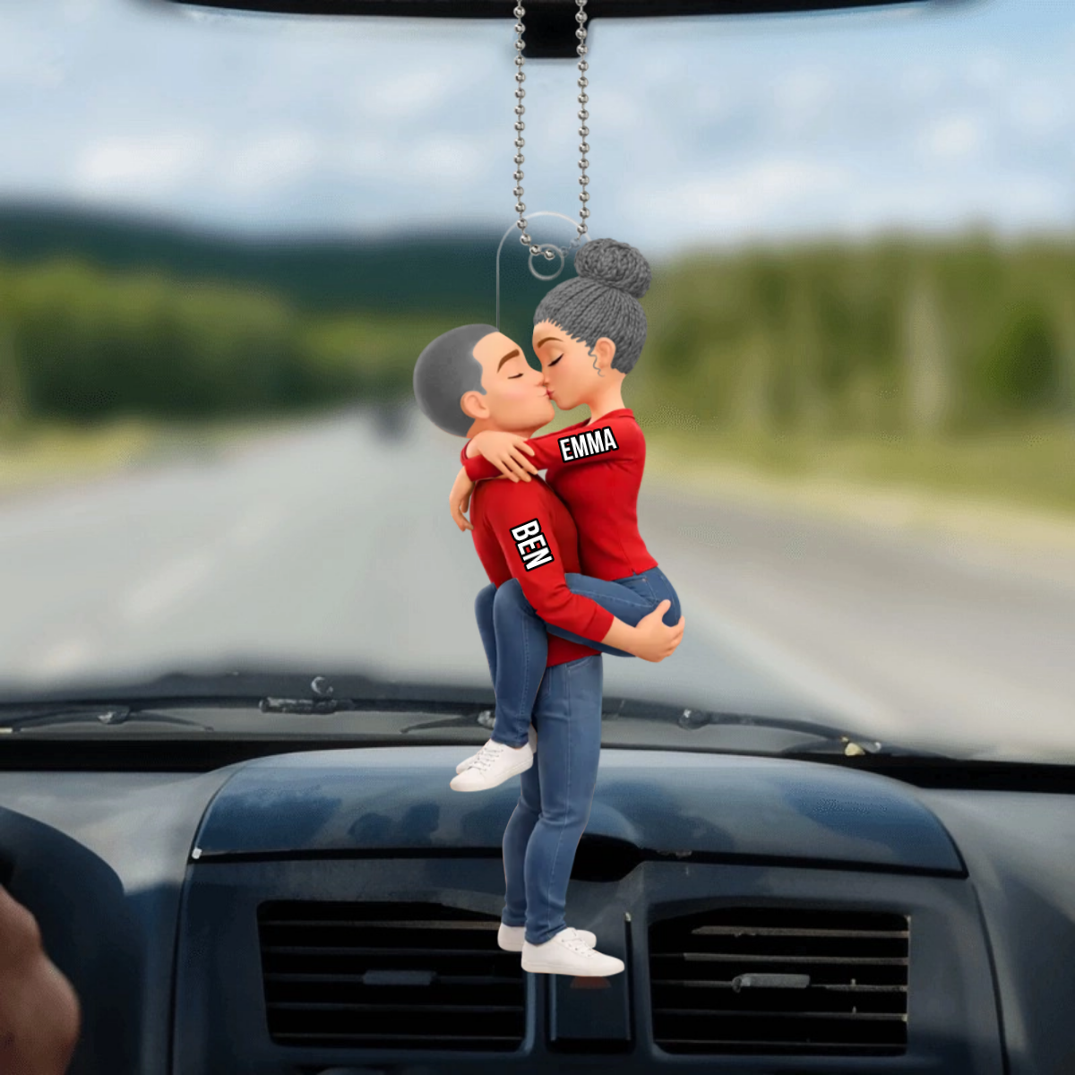 KissCouple_PersonalisedCarHangingOrnament_3