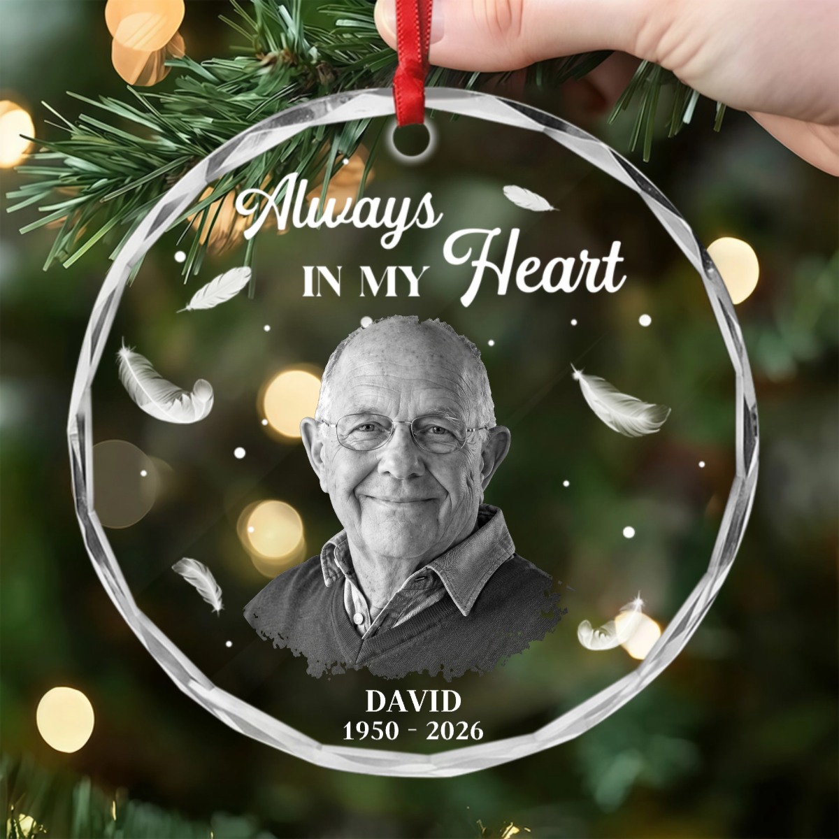 AlwaysInOurHeart PersonalisedGift_GlassChristmasOrnamentForLovedOnes2
